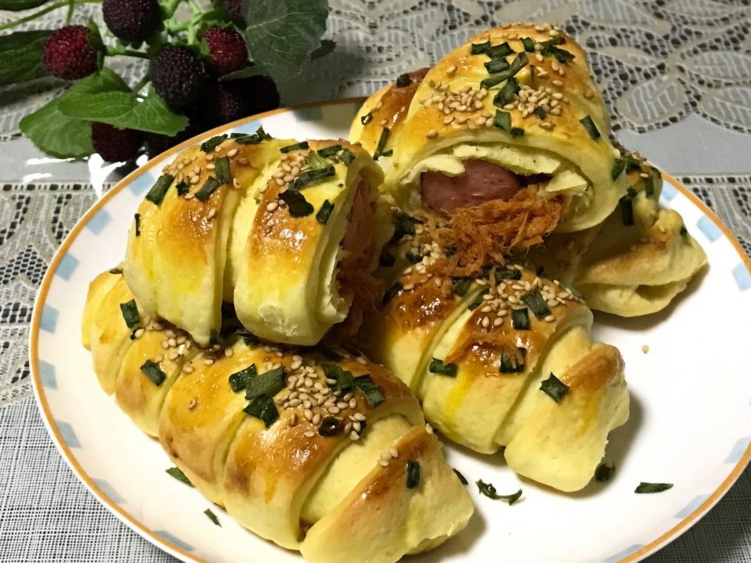 毛毛虫肉松面包