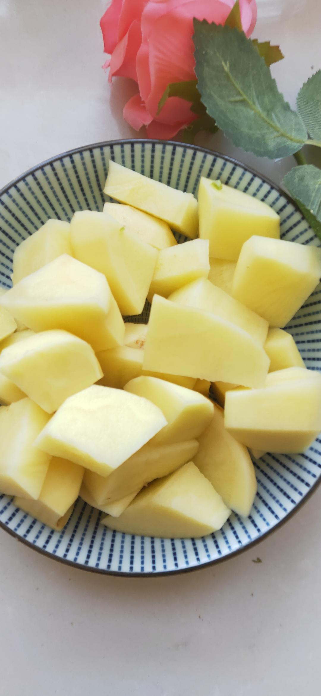 超级下饭的土豆炖猪肉----家里宝宝超级喜欢吃的做法 步骤1