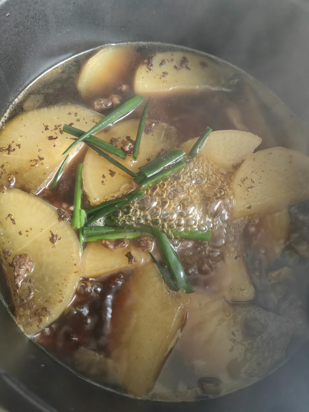 冬日限定——清炖萝卜牛腩（照例附蘸料）