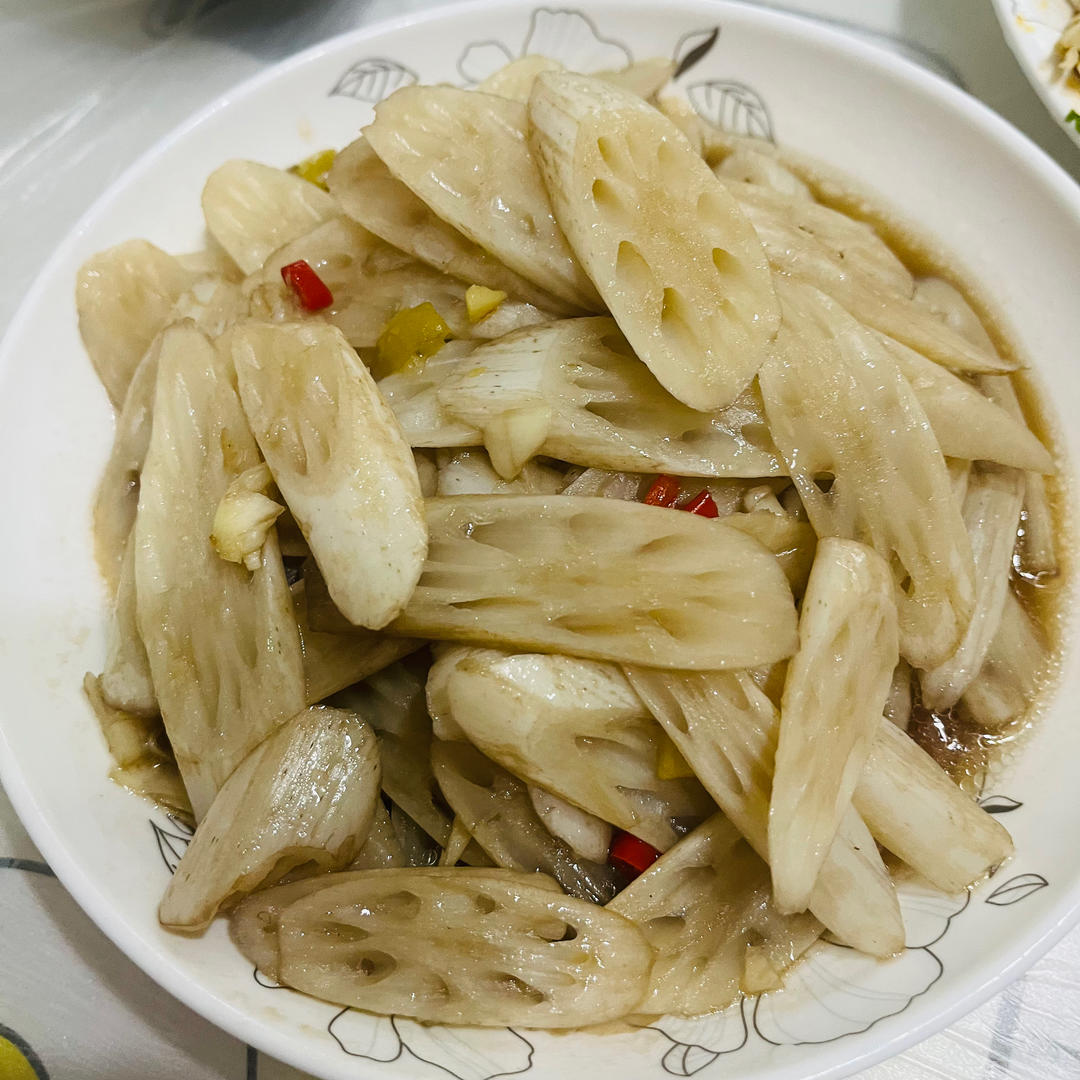 酸辣藕尖 开胃的清炒脆爽藕带