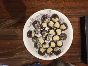 夏威夷果贝壳巧克力的做法 步骤2
