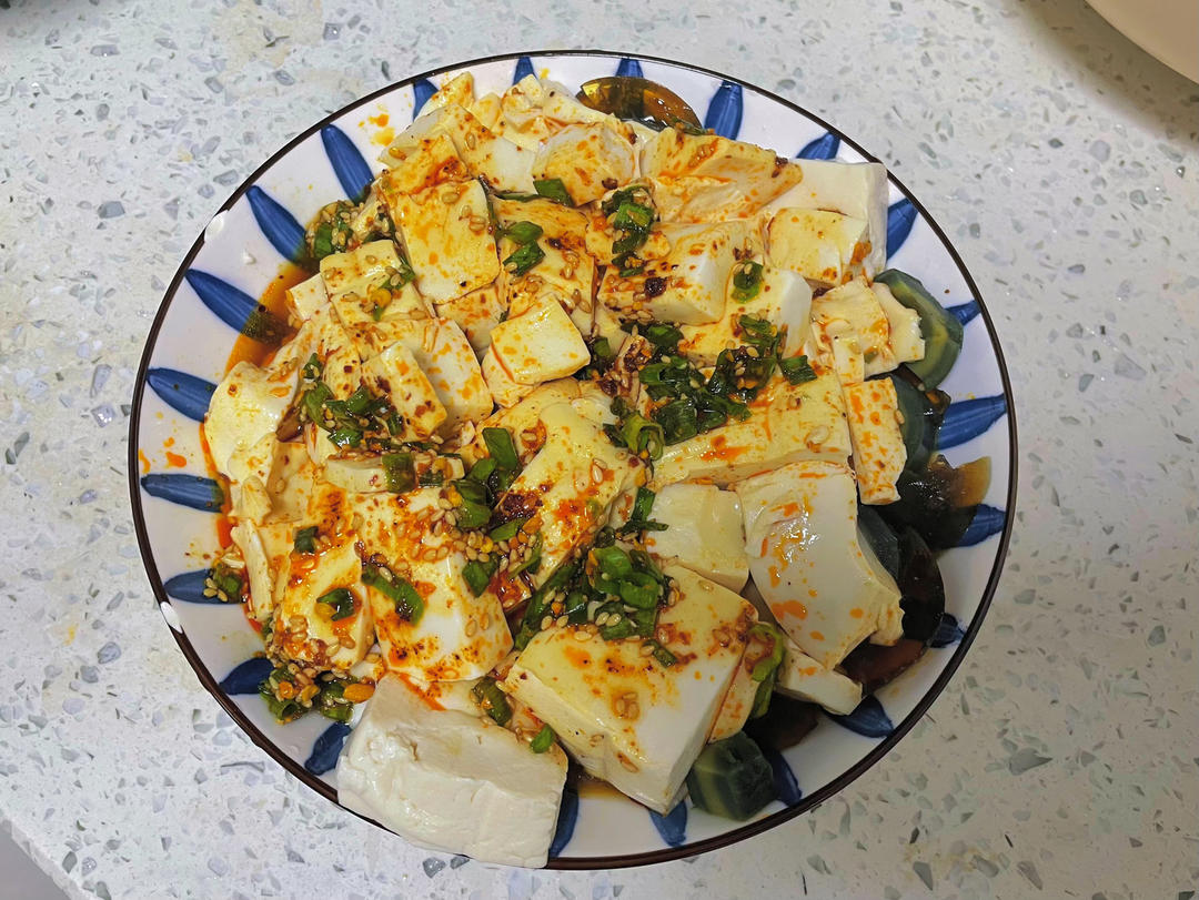 皮蛋拌豆腐，快手凉拌菜（含切皮蛋不沾刀🔪小窍门
