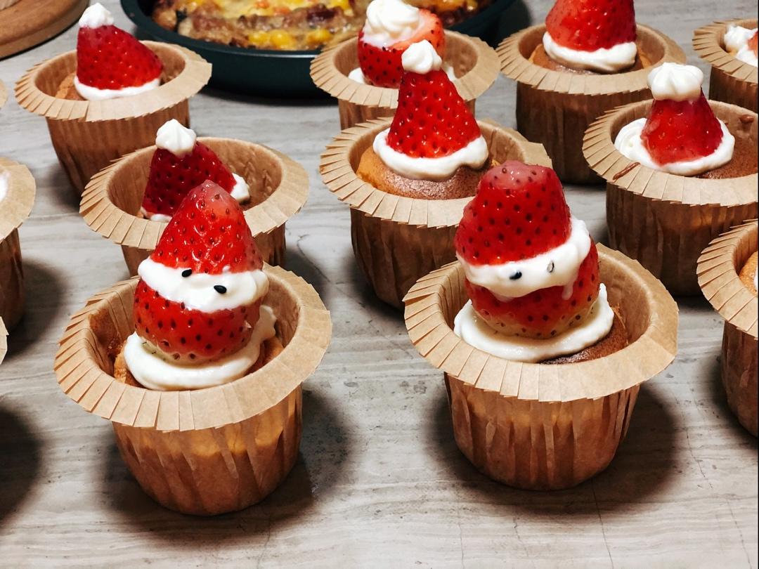 低热量圣诞纸杯蛋糕