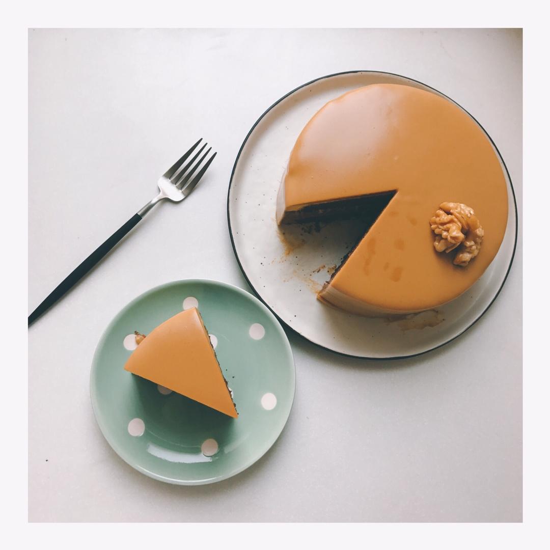 南瓜巧克力慕斯配焦糖淋面