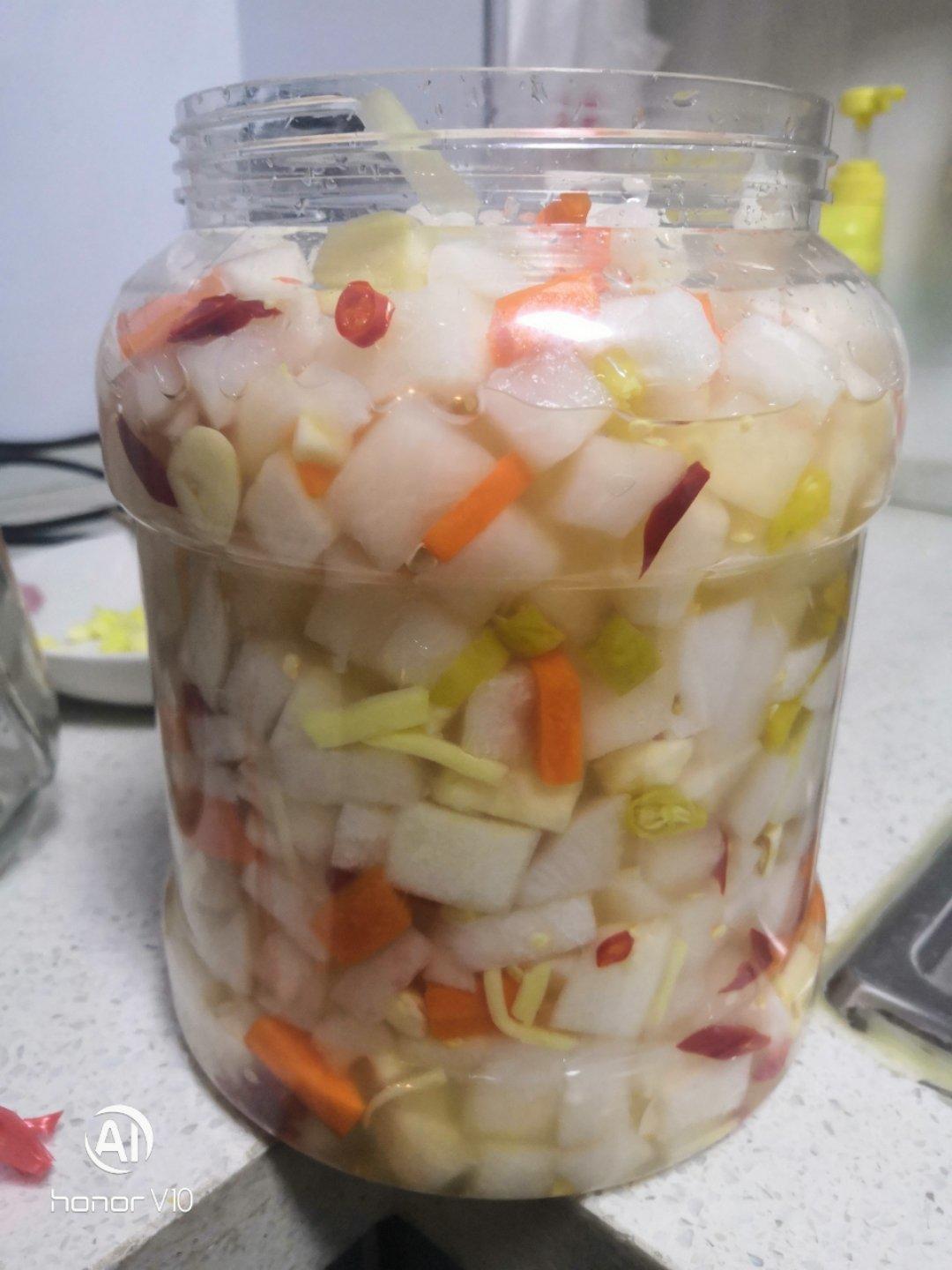 脆爽萝卜丁（开胃小菜）