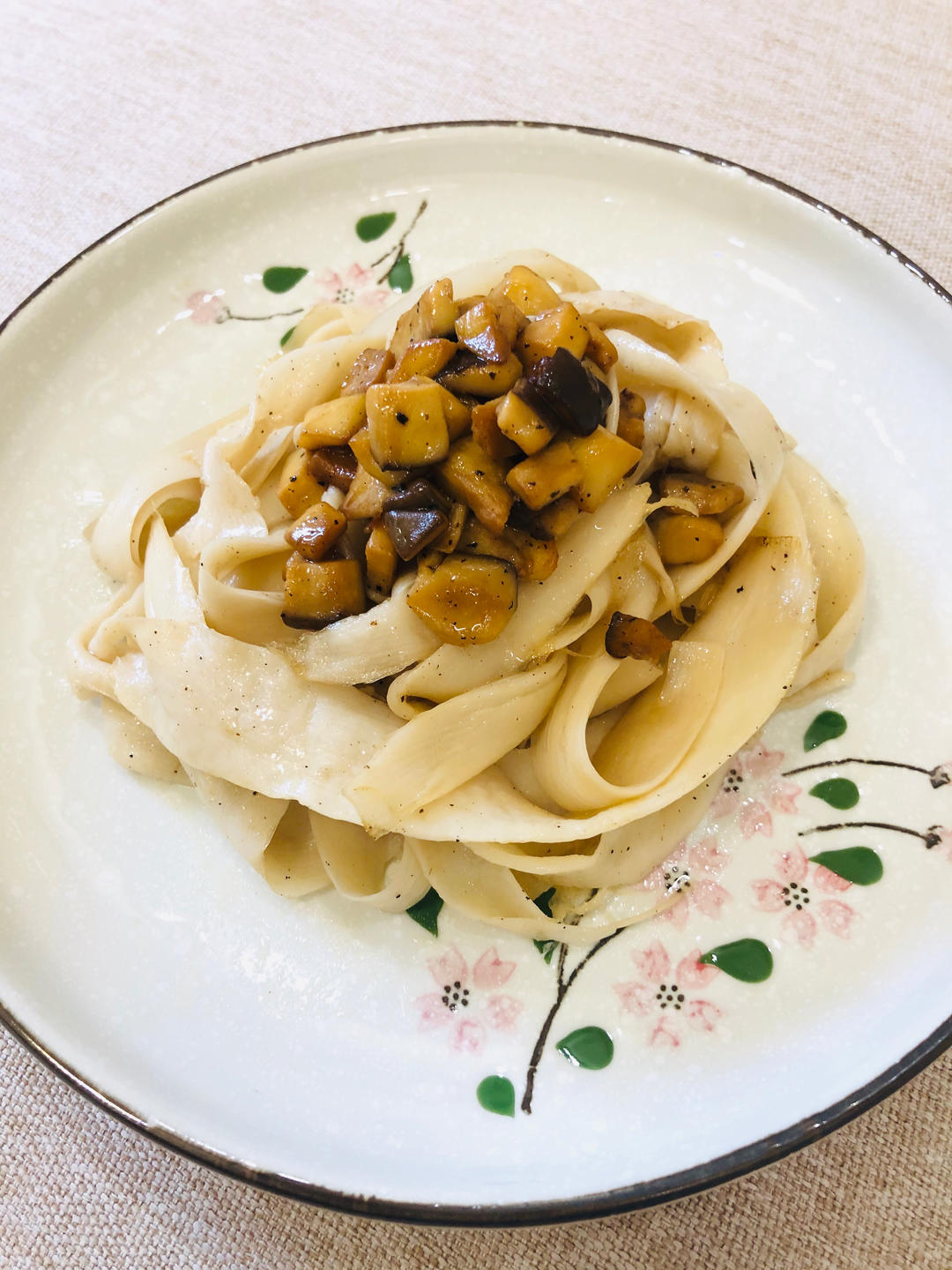 纯素美食｜刀削杏鲍菇