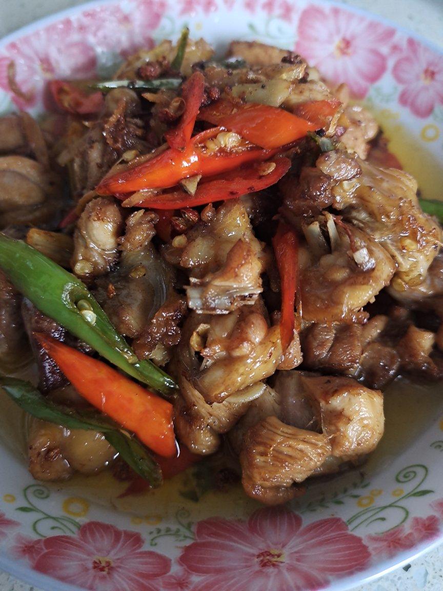 hachi乖呢做的家庭版的炒鸡肉