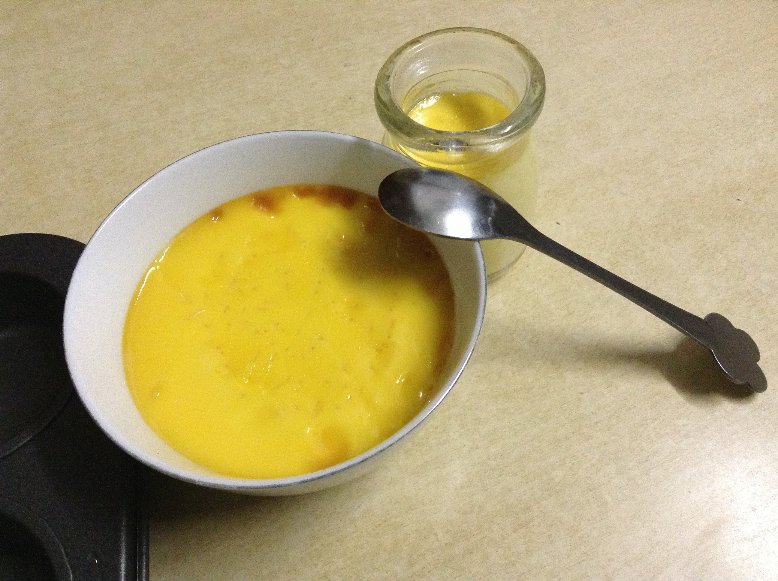 Crèmebrulée。法式烤布雷。焦糖布丁。