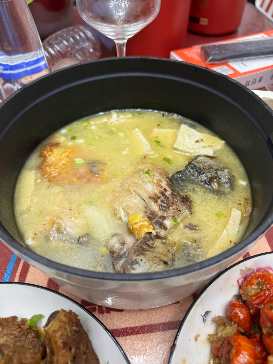 奶白鲫鱼豆腐汤|一条鱼最后的温柔