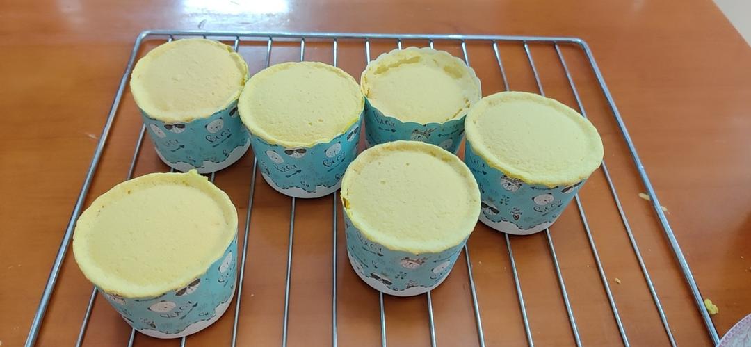 软绵绵戚风纸杯蛋糕