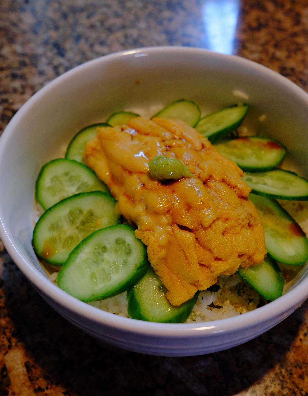 海女の海胆盖饭（三陸うに丼）