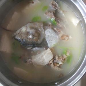 豆腐鱼头汤的做法 步骤9