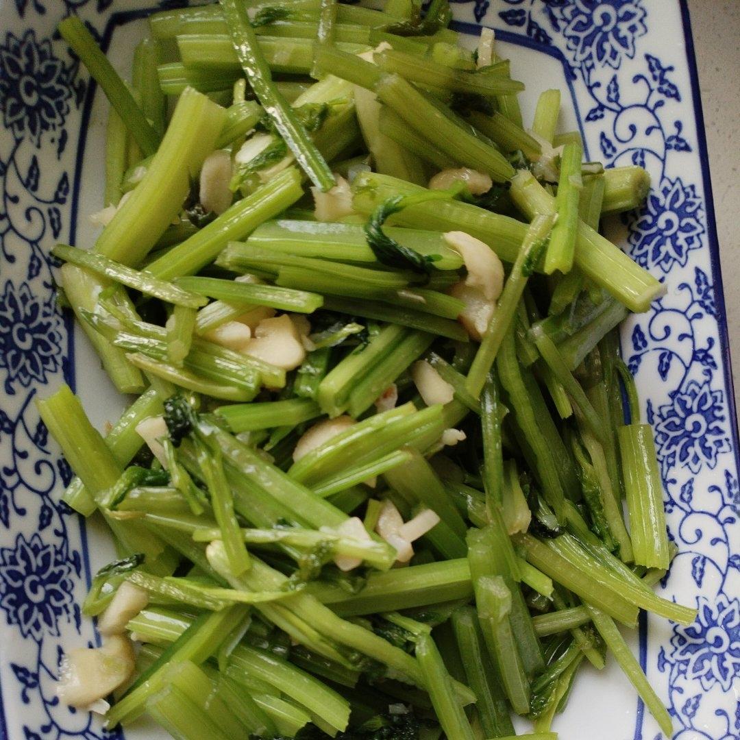 素炒芹菜