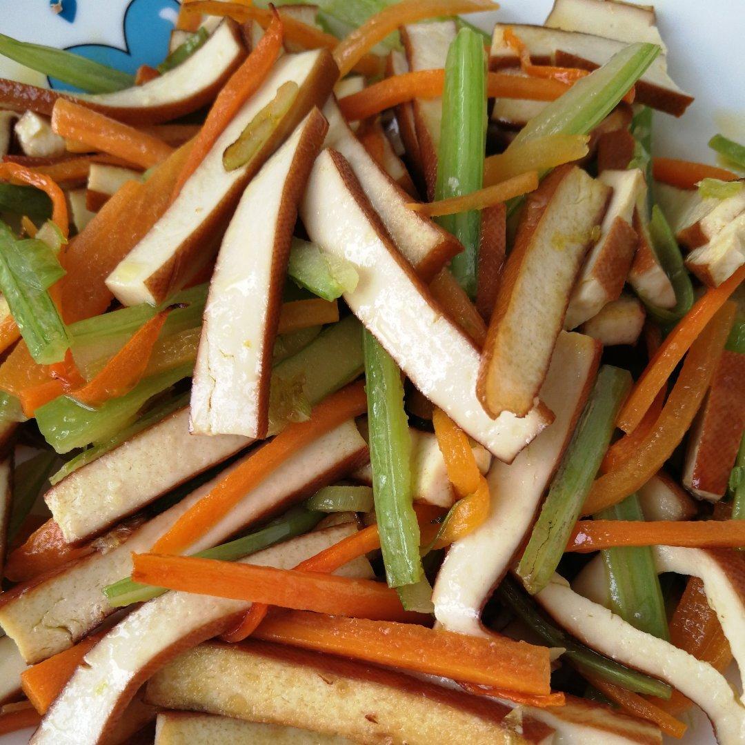 芹菜炒香干