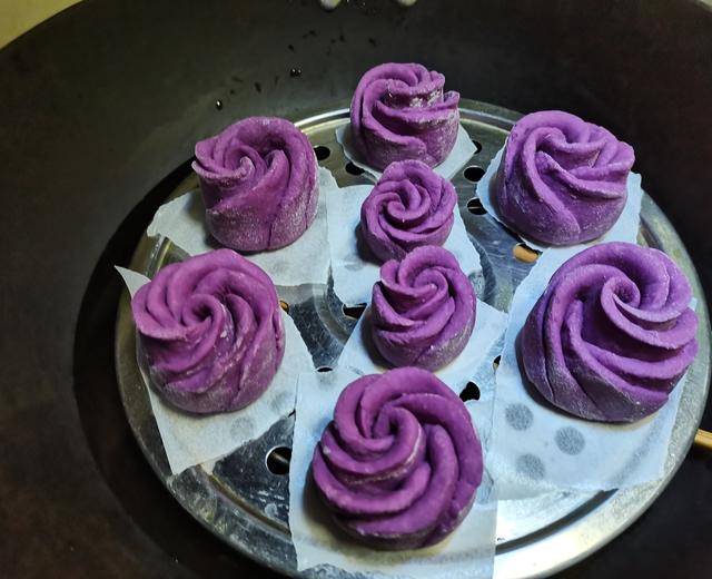 超有食欲的玫瑰花形紫薯馒头