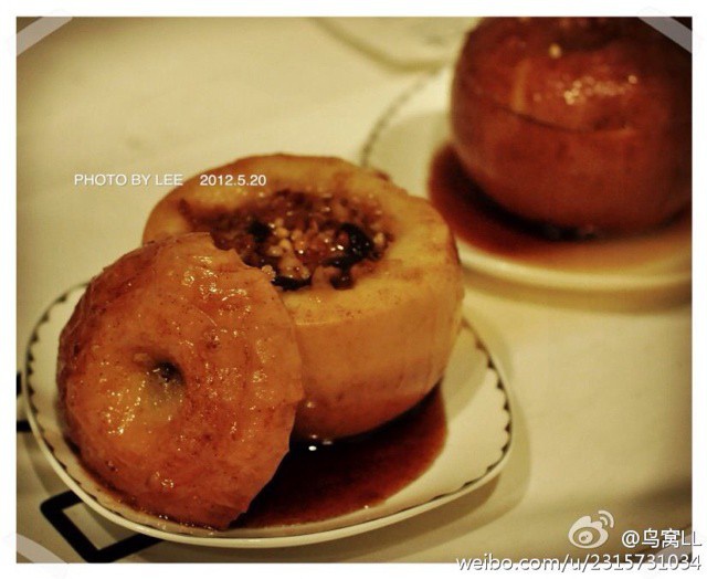 烤苹果(葡萄干馅配白兰地浇汁)