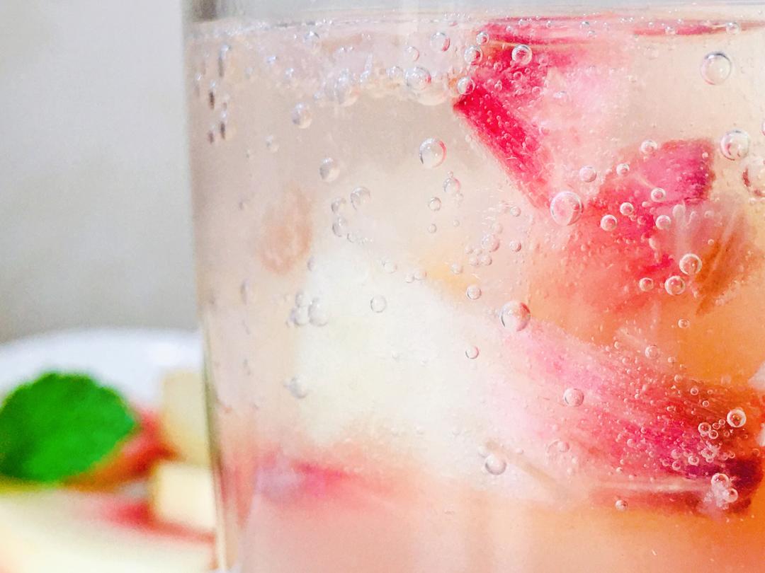 桃子气泡水