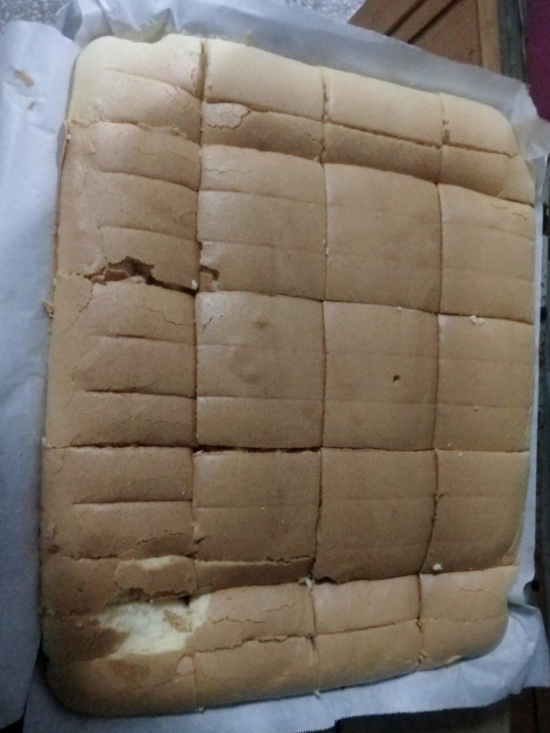 烤箱做蛋糕（戚风蛋糕的做法）