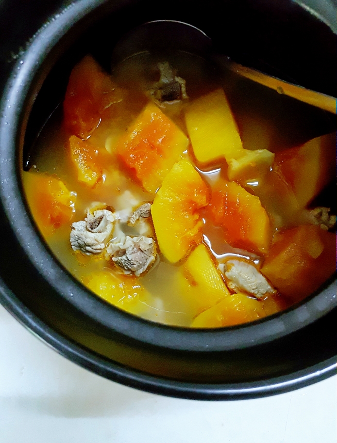 美容养颜减脂~木瓜排骨汤的做法