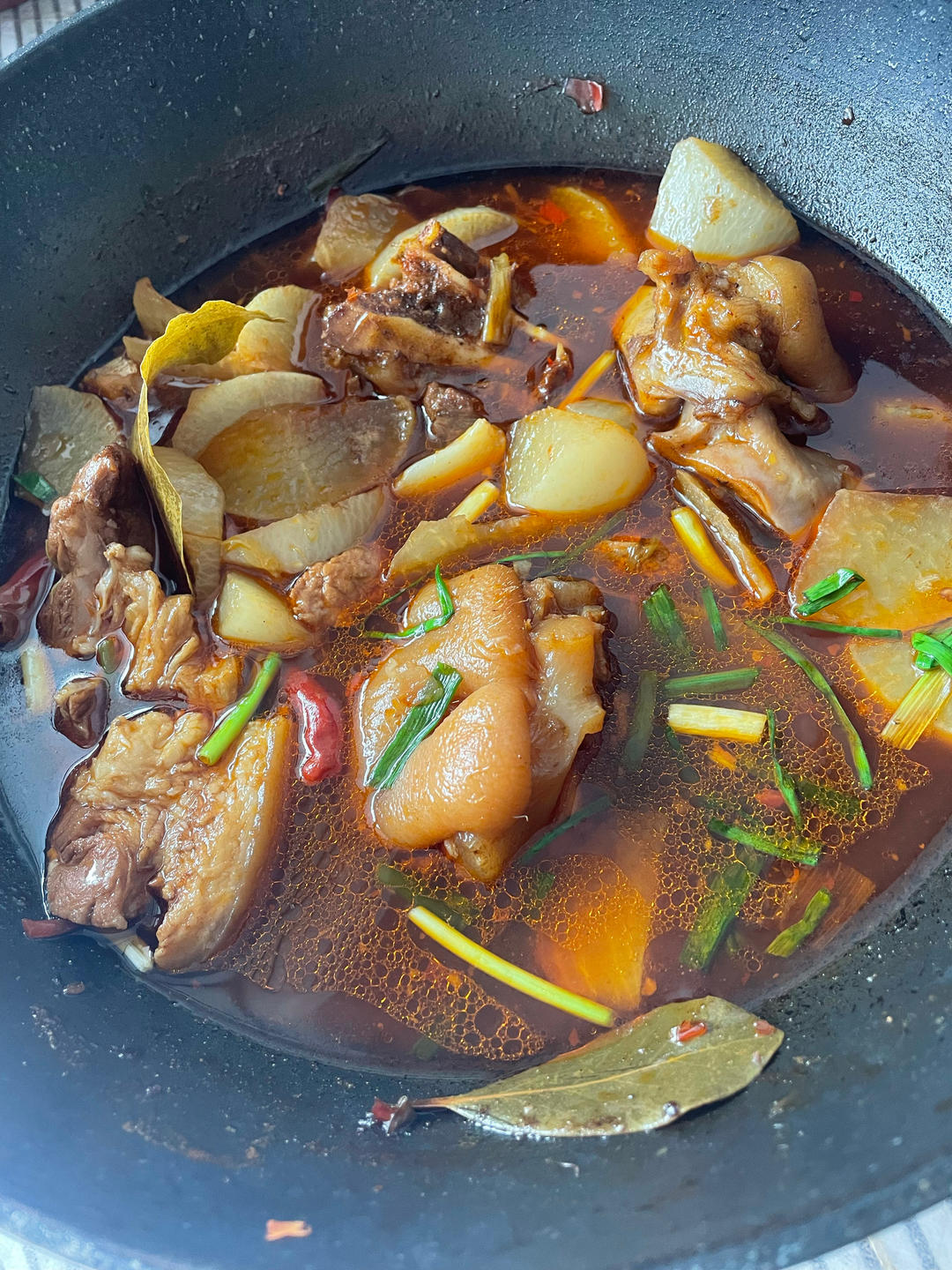 【红烧肘子】（家庭版卤蹄膀）