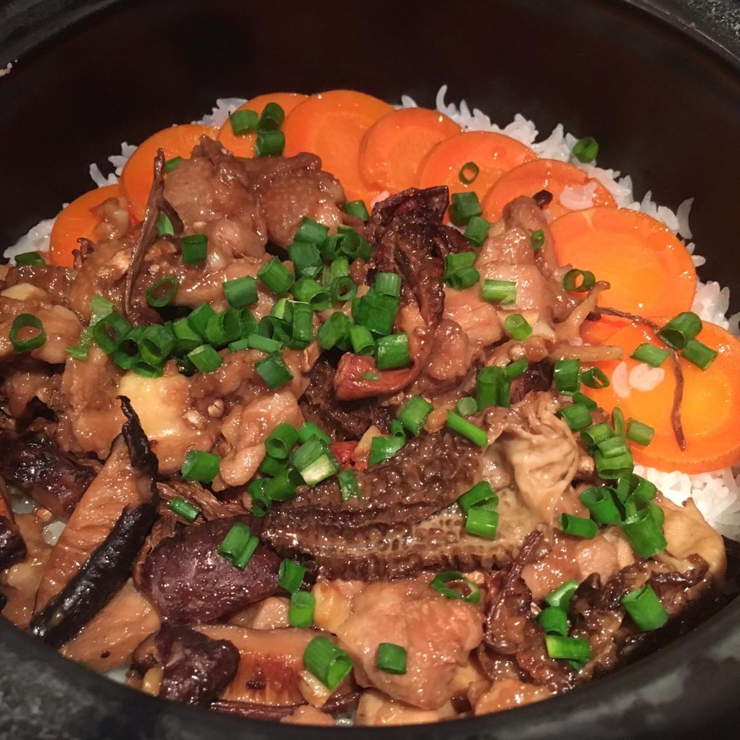 菌菇滑鸡煲仔饭+米布丁