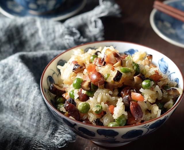 【腊味糯米饭】香喷喷,腊味香的做法