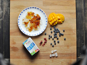 牛奶水果炖桃胶-美容养颜桃花泪的做法 步骤1