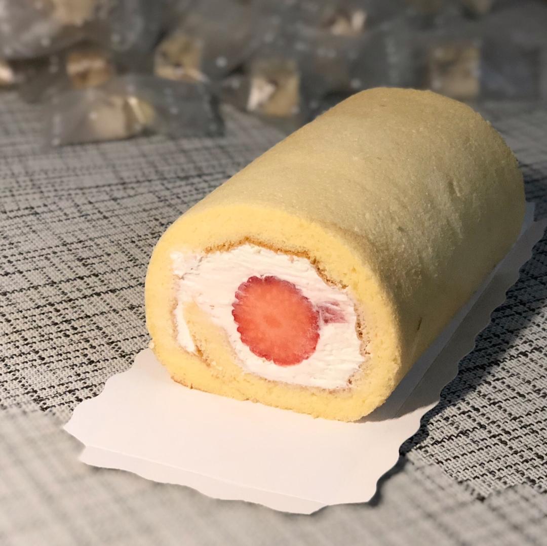草莓蛋糕卷