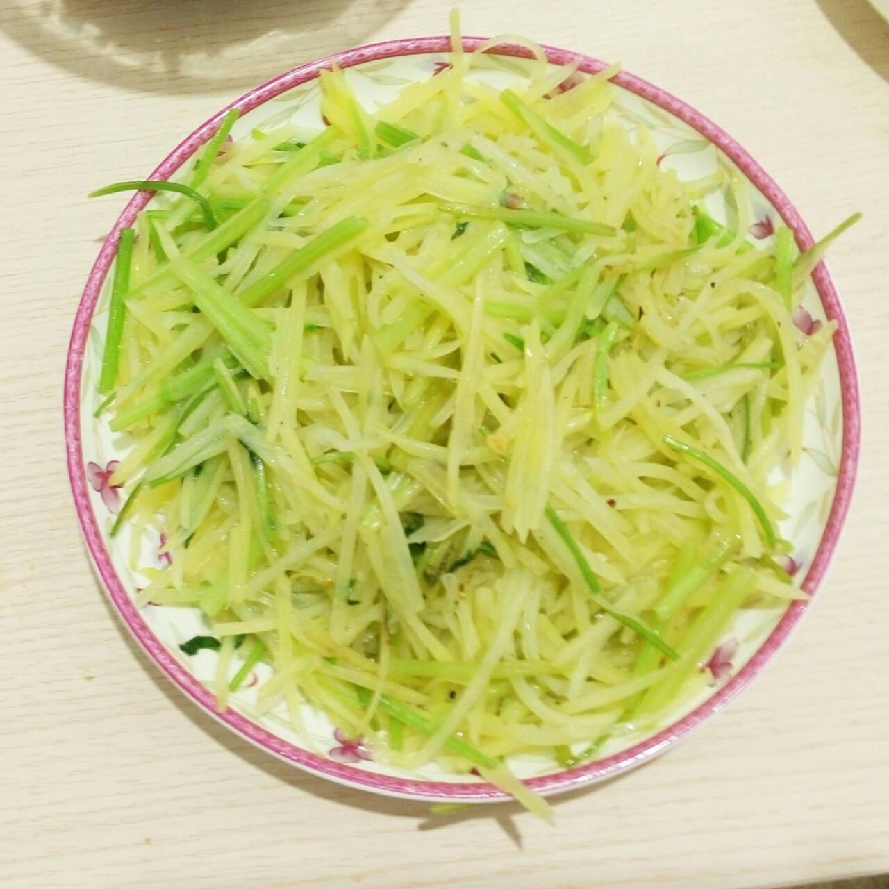 土豆丝炒芹菜丝