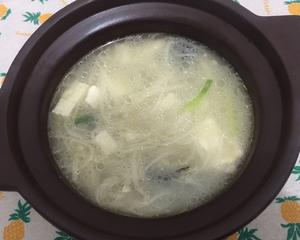 鲫鱼金针菇豆腐汤的做法 步骤1