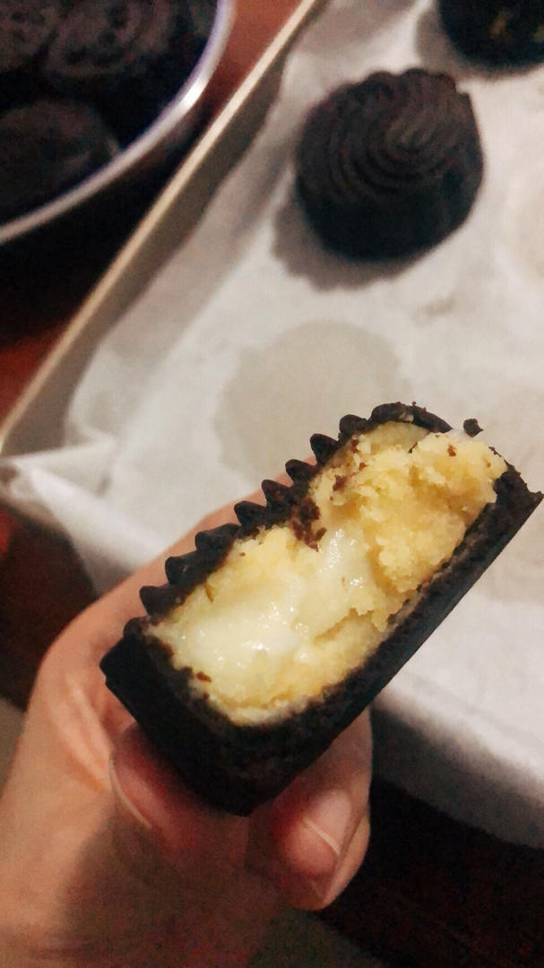 巧克力奶酪椰蓉拉丝月饼