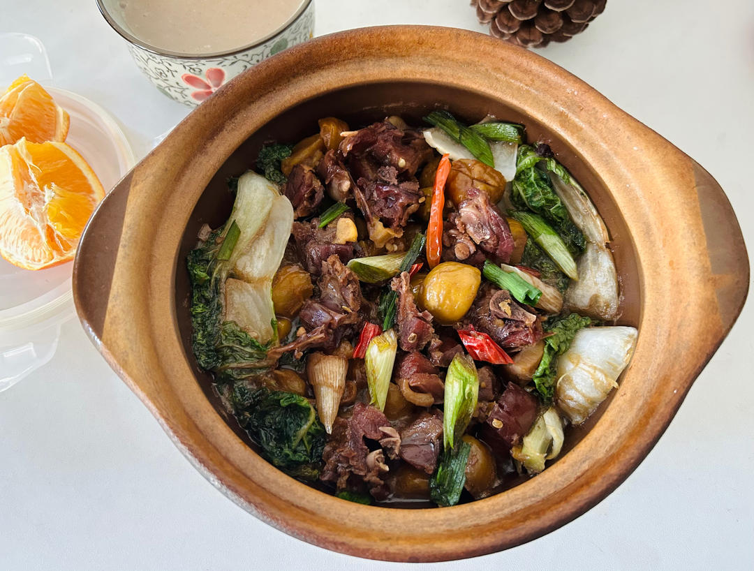 蒜苗炒腊鸭腿