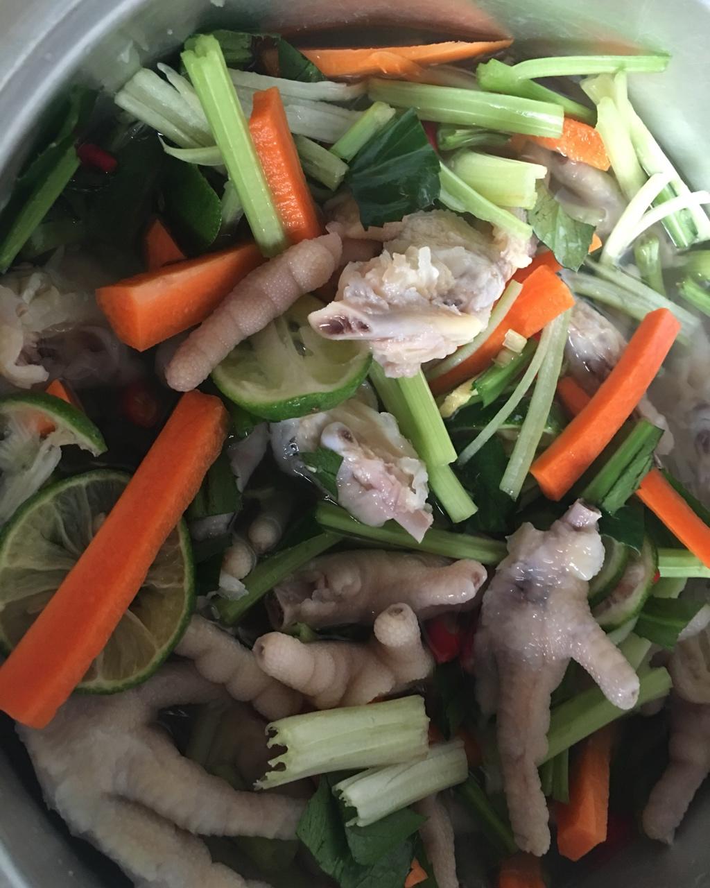 傣味柠檬泡鸡脚