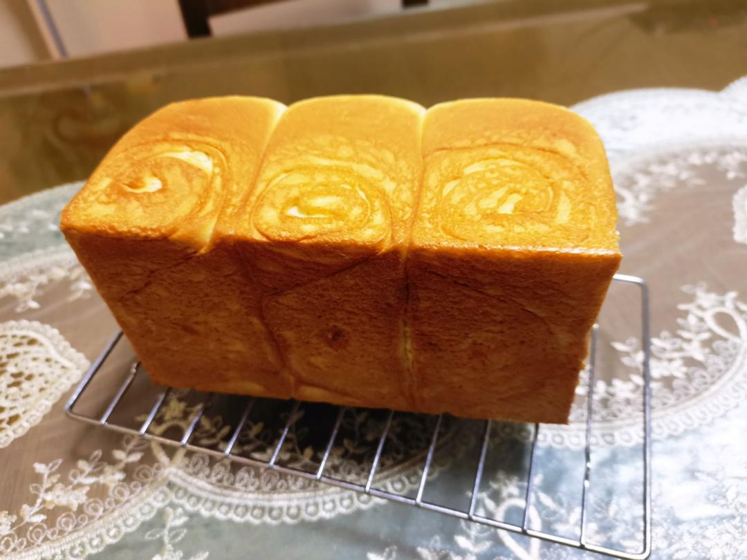 吐司，奶香手撕面包，超级香浓