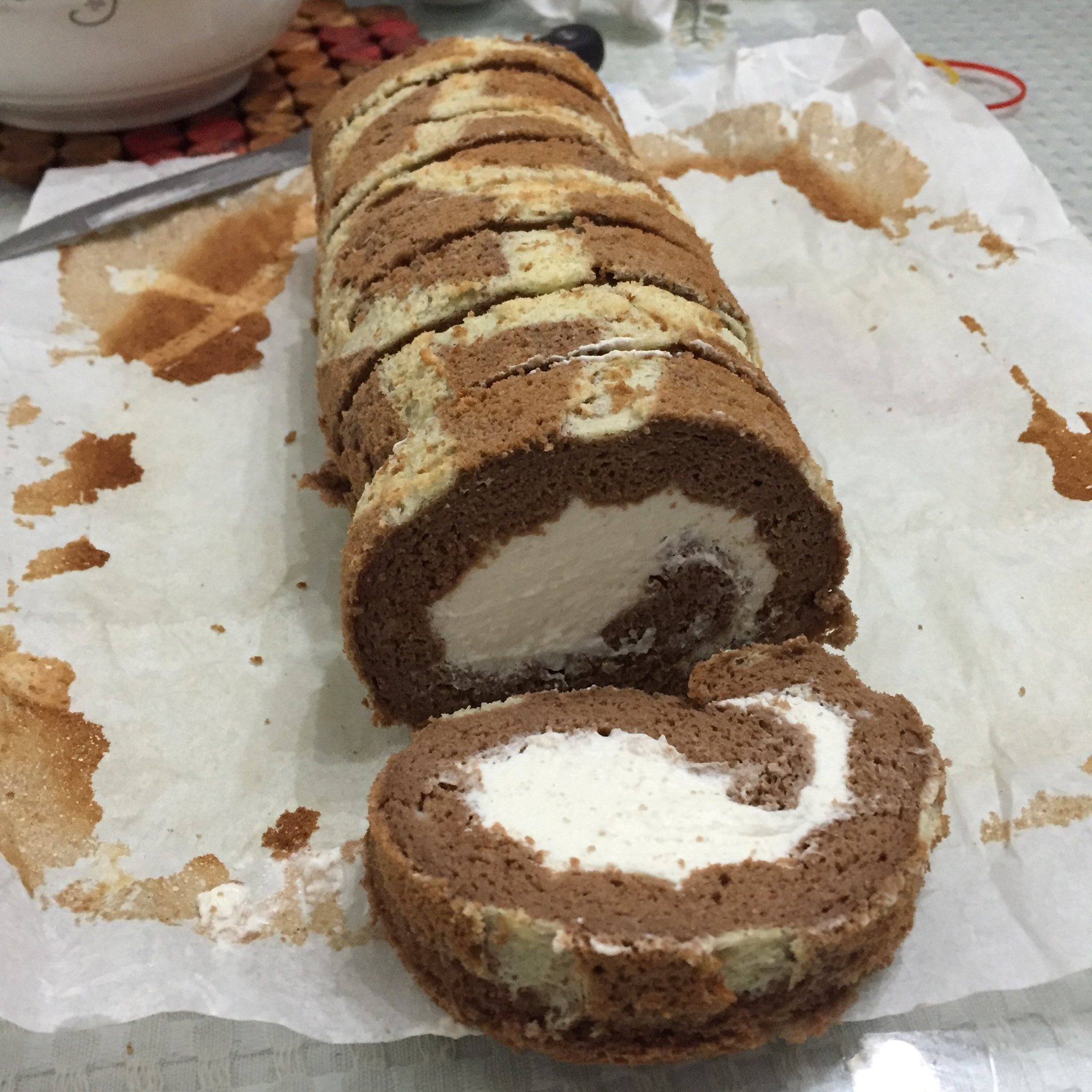 长颈鹿花纹奶油蛋糕卷——朴素的蛋糕卷也生动形象了哦