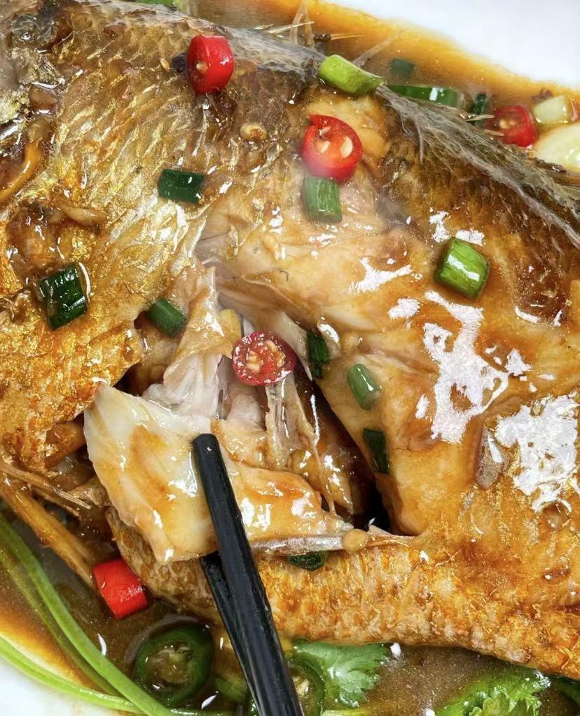 小美无水红烧黄花鱼的做法