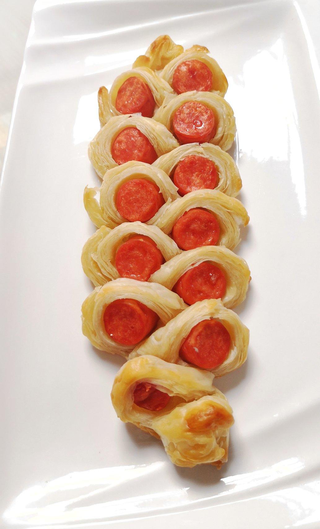 简单的香肠可颂，手抓饼卷香肠