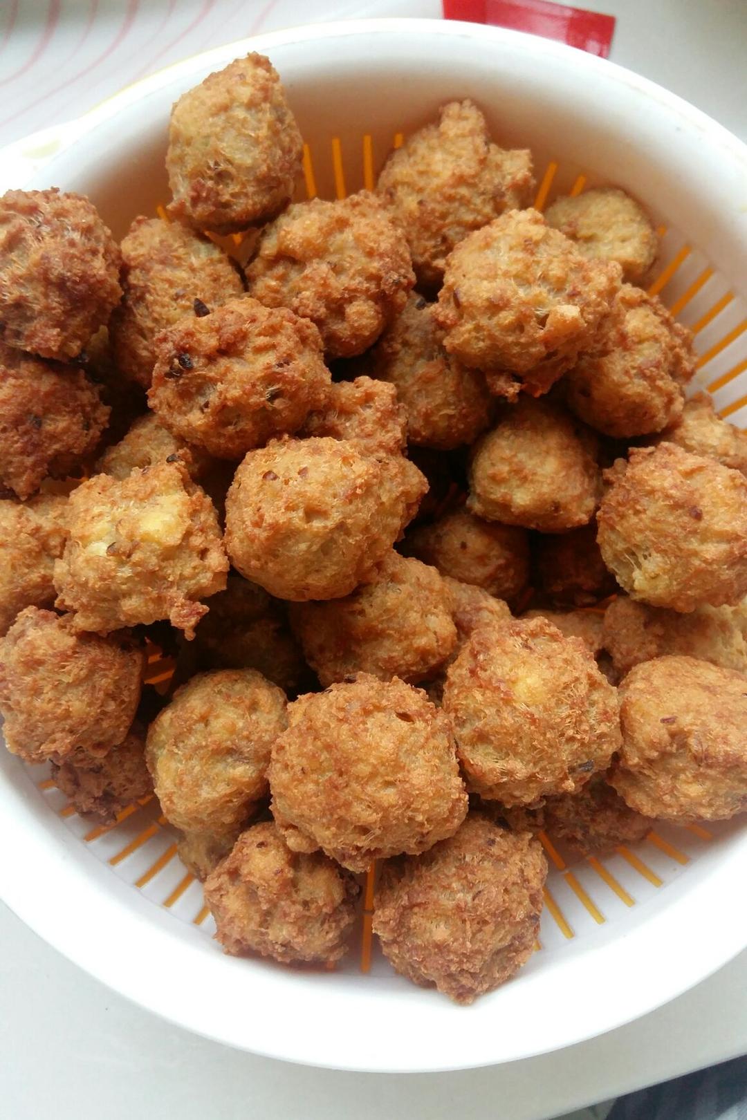 香炸豆腐肉丸子