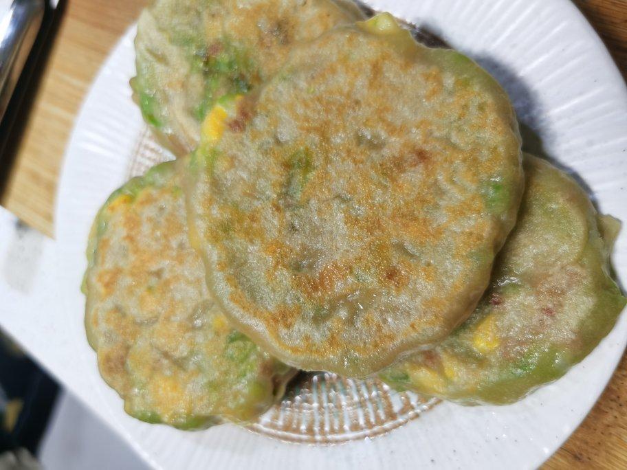 薄如蝉翼的韭菜鸡蛋馅饼