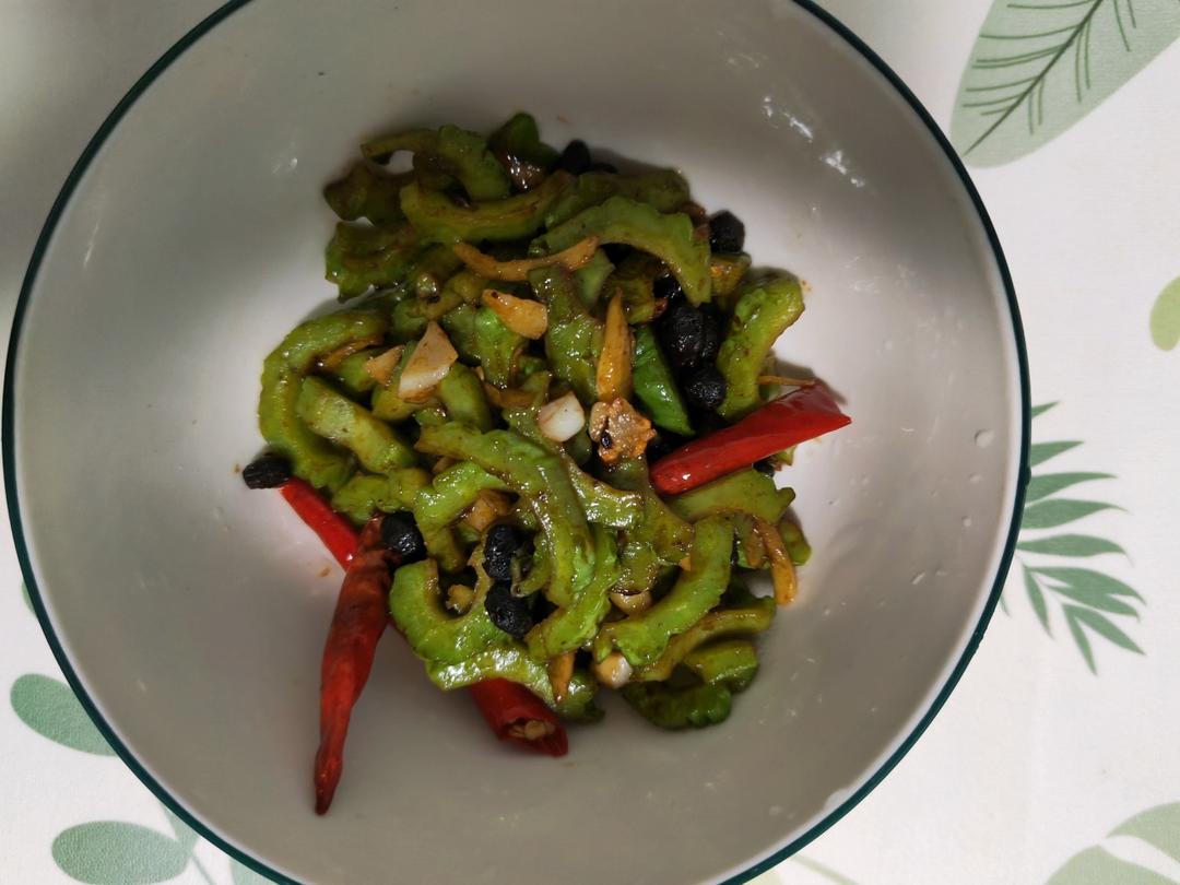 豆豉苦瓜，不加一滴水！清爽有味~