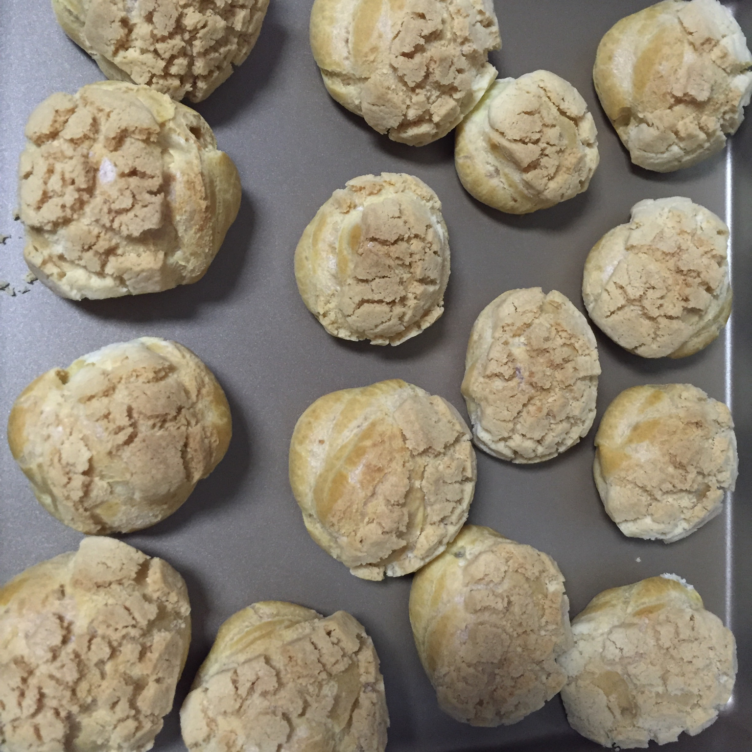 酥皮奶油泡芙--#皮黑森林#