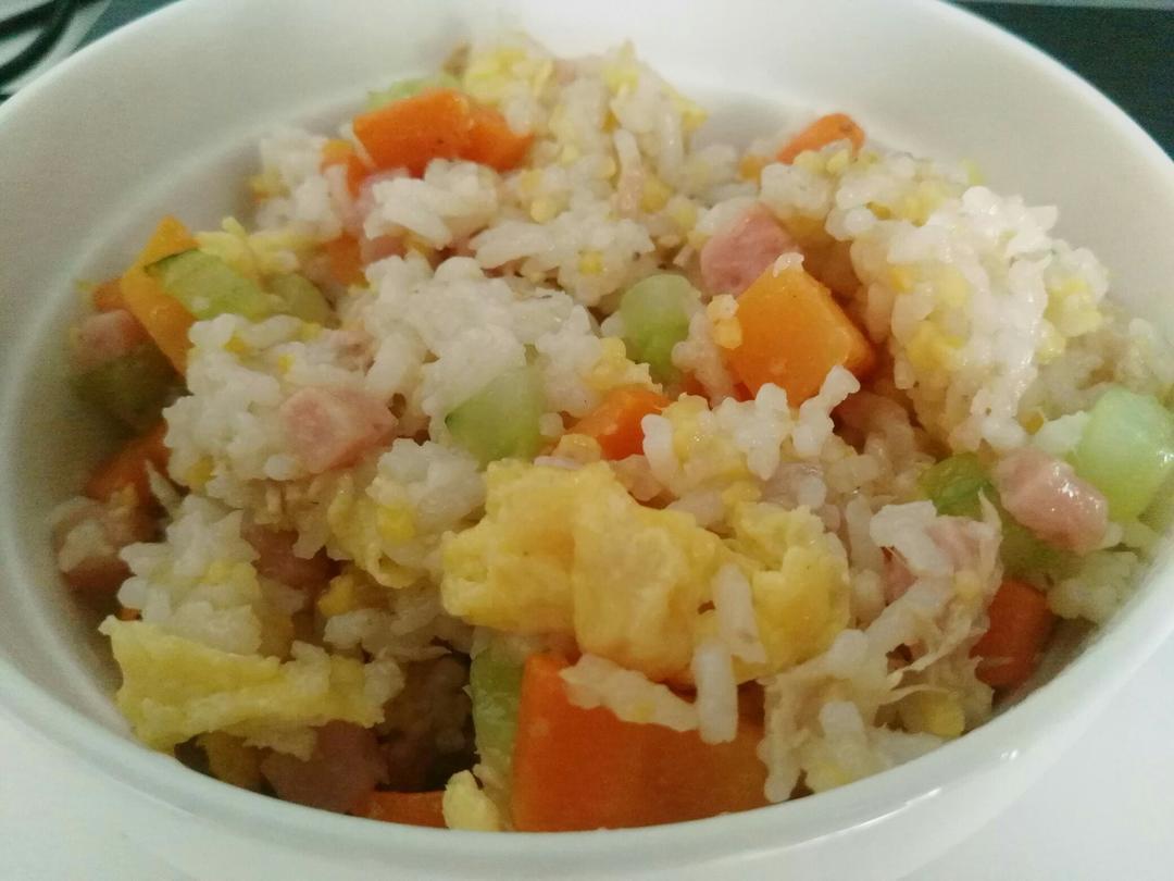 金枪鱼炒饭