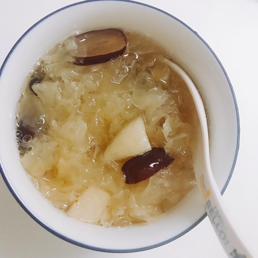 苹果银耳红枣汤
