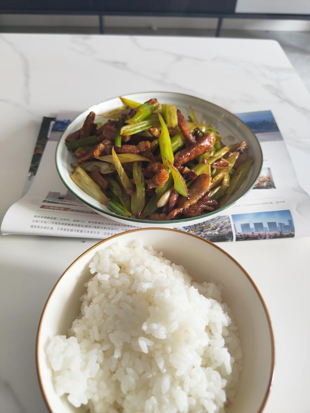 芹菜炒肉丝