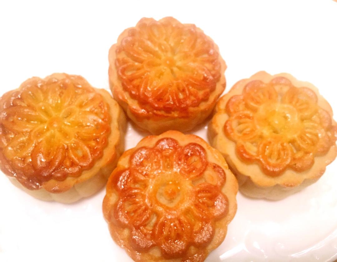 广式莲蓉（豆沙）蛋黄月饼（超详细步骤）