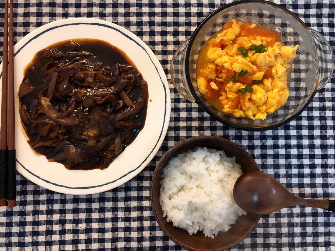 好吃到舔盘的秘制洋葱炒肥牛卷！拌饭巨香