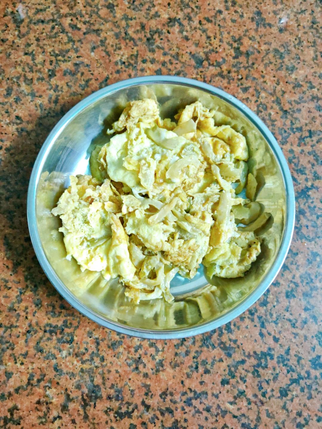 早餐好伴侣——榨菜炒鸡蛋