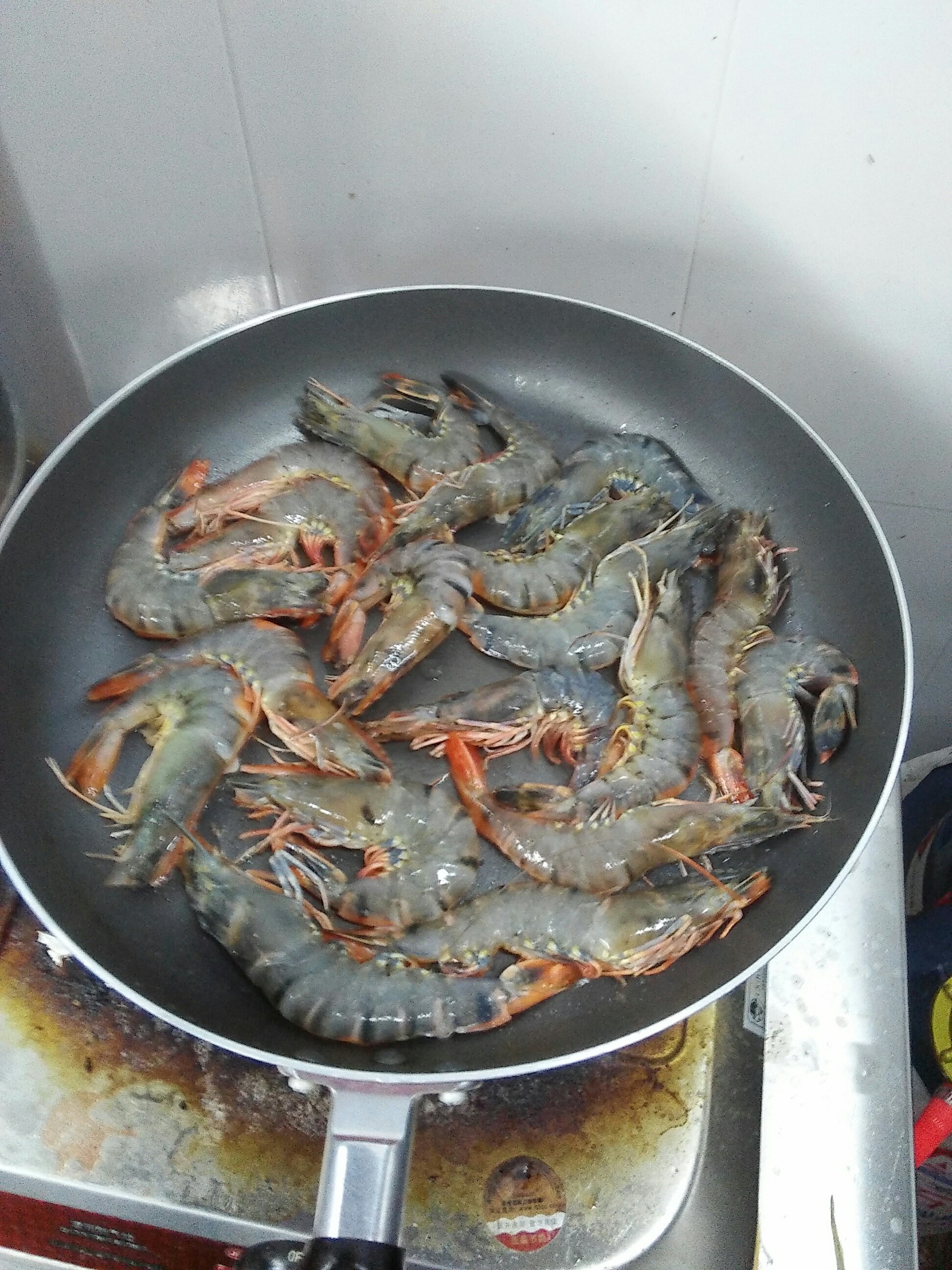 香煎大虾的做法 步骤2