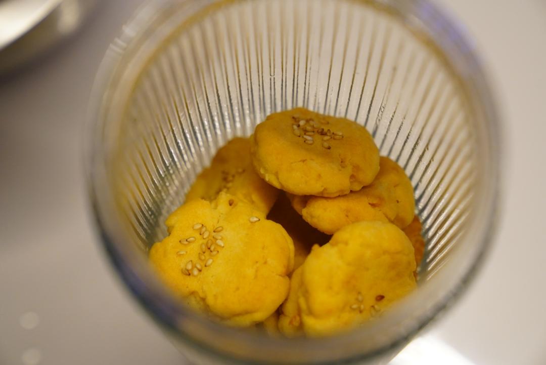 酥到掉渣的迷你小桃酥，一口一个，做法简单✅