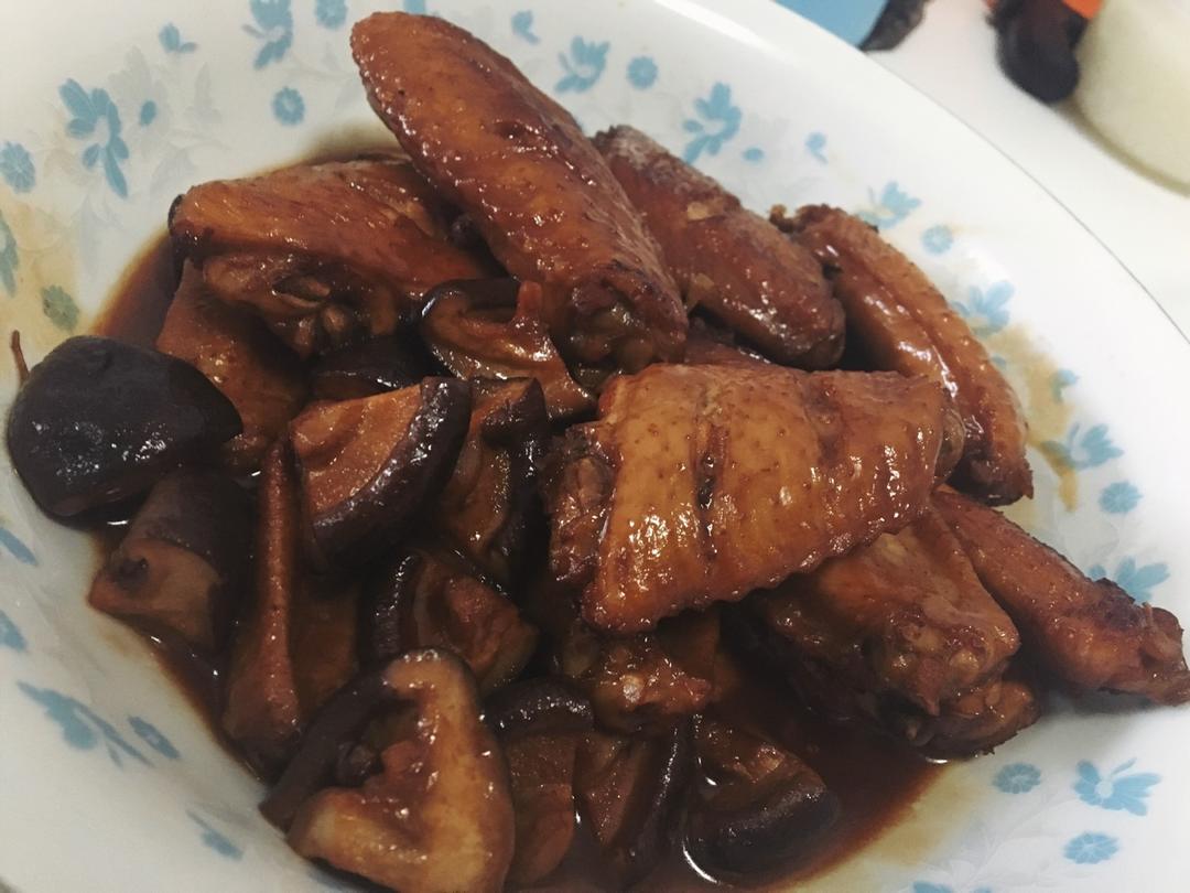 香菇炖鸡翅